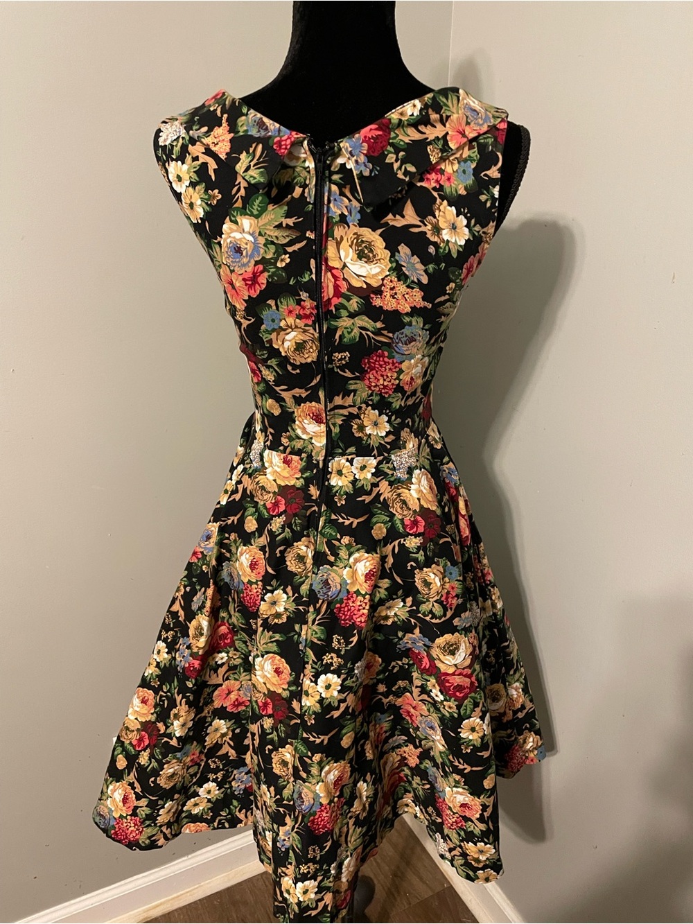 Lindy Bop Black Floral Retro Vintage-Style Midi Dress - Picture 4 of 7